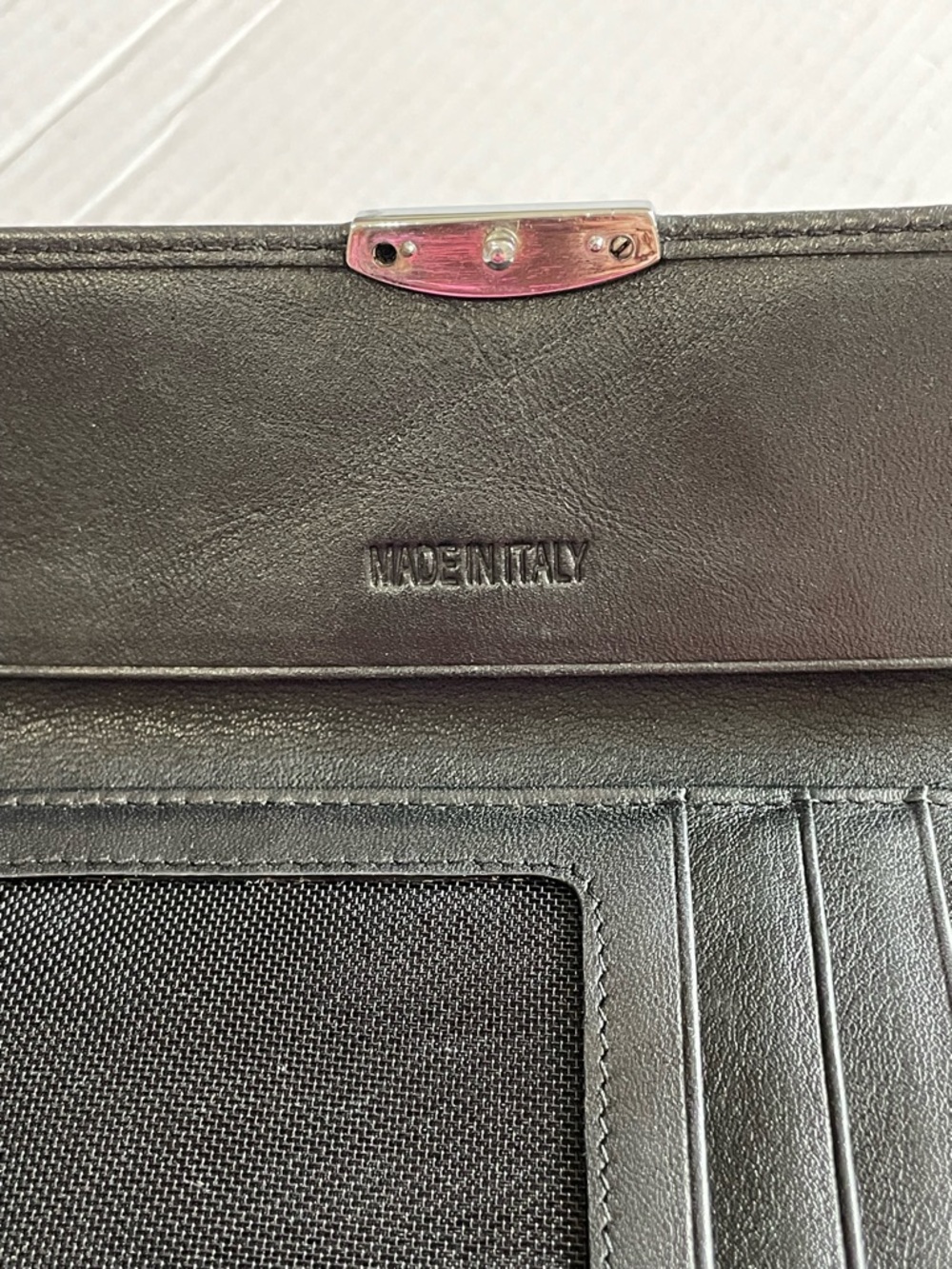 Prada 100% leather Wallet Vintage black Squeeze Lock - Picture 10 of 16